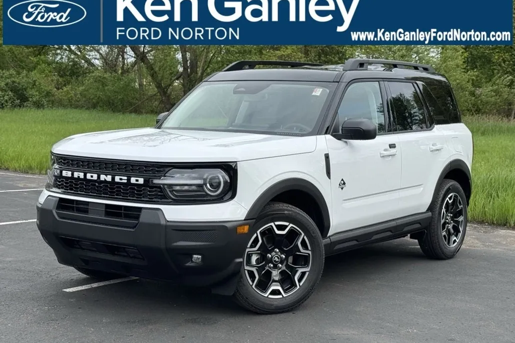 2025 Ford Bronco Sport Outer Banks photo 1