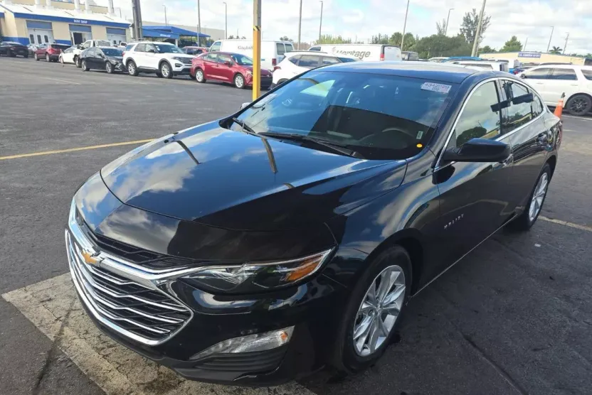2024 Chevrolet Malibu 1LT photo 1