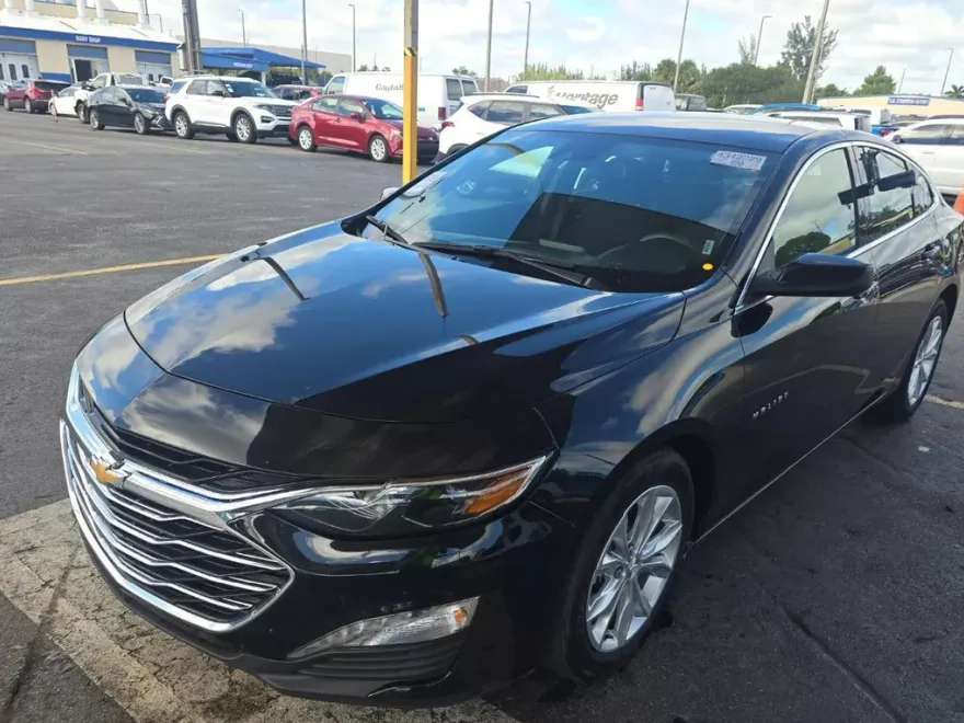 2024 Chevrolet Malibu 1LT photo 1