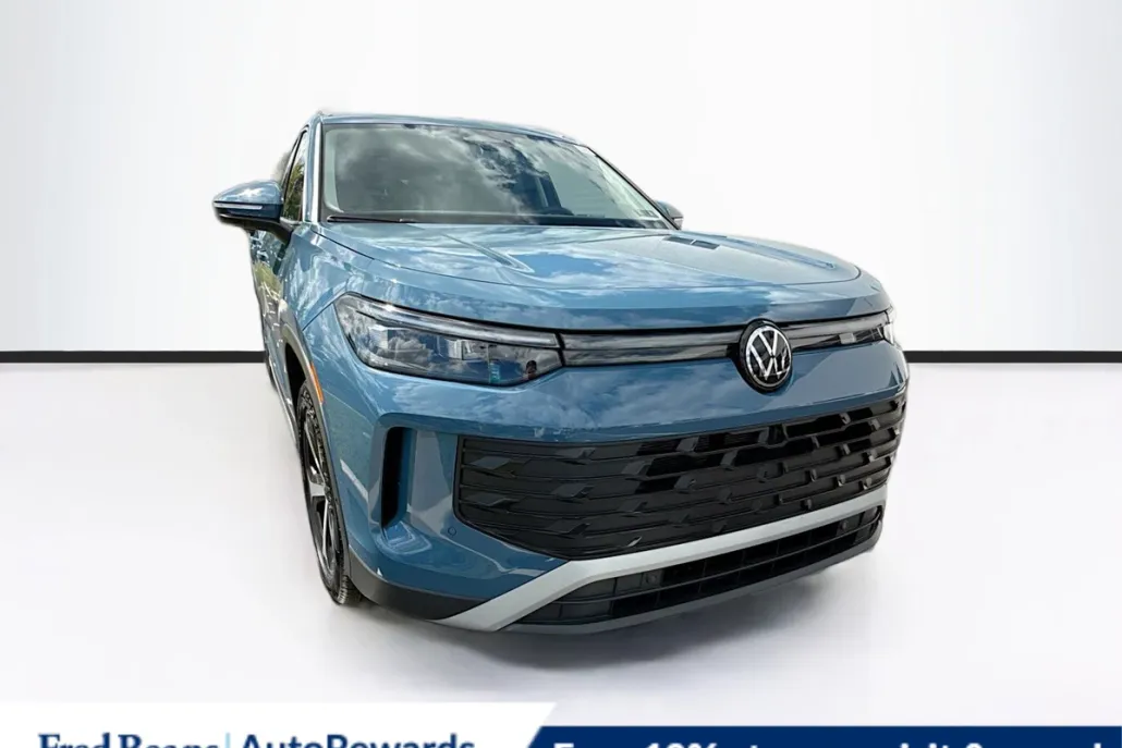 2025 Volkswagen Tiguan SE photo 1