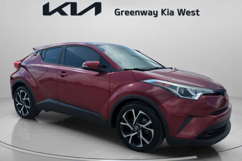2018 Toyota C-HR XLE photo 1