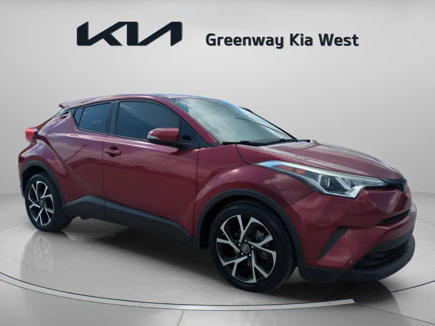 2018 Toyota C-HR XLE photo 1