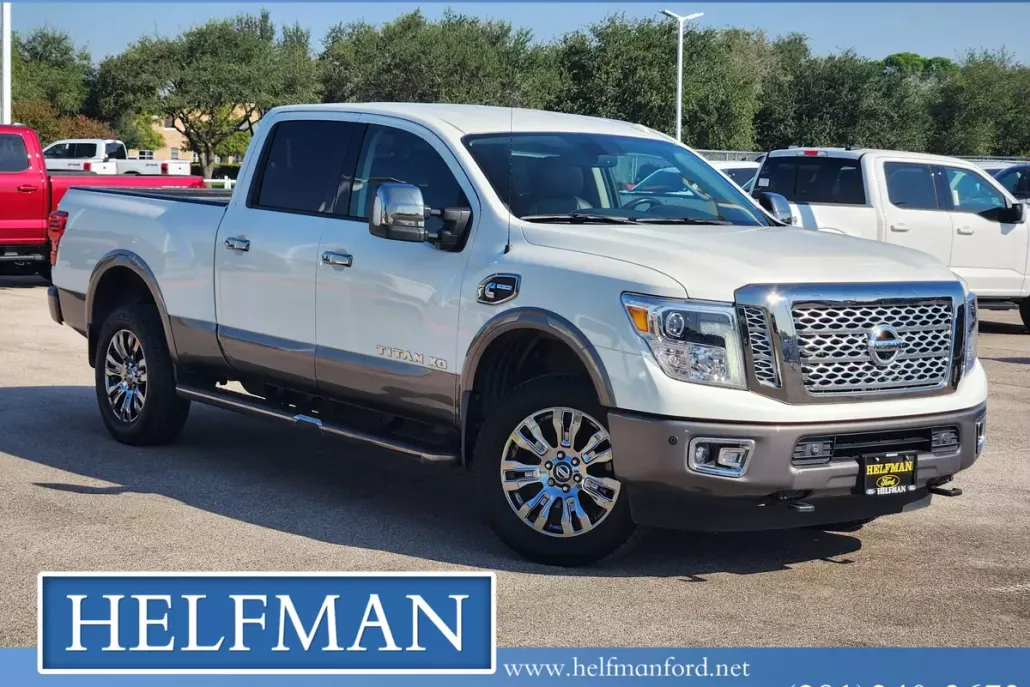 2016 Nissan Titan Platinum Reserve photo 1