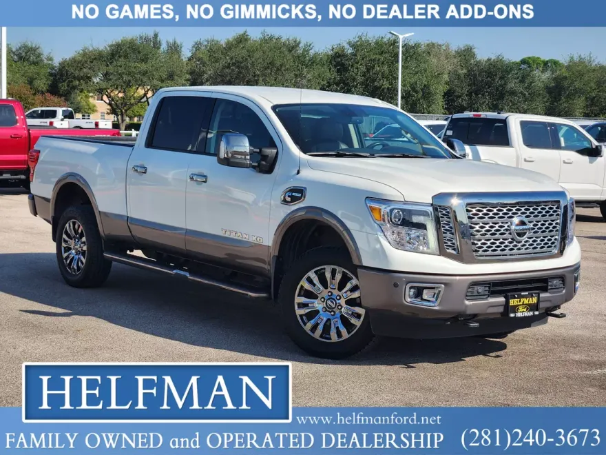 2016 Nissan Titan Platinum Reserve photo 1