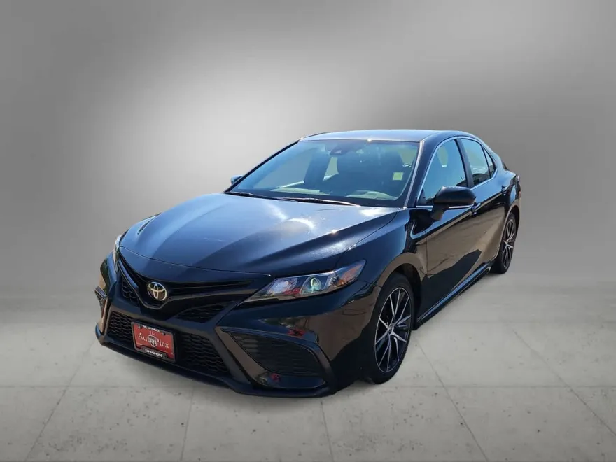 2023 Toyota Camry SE photo 1