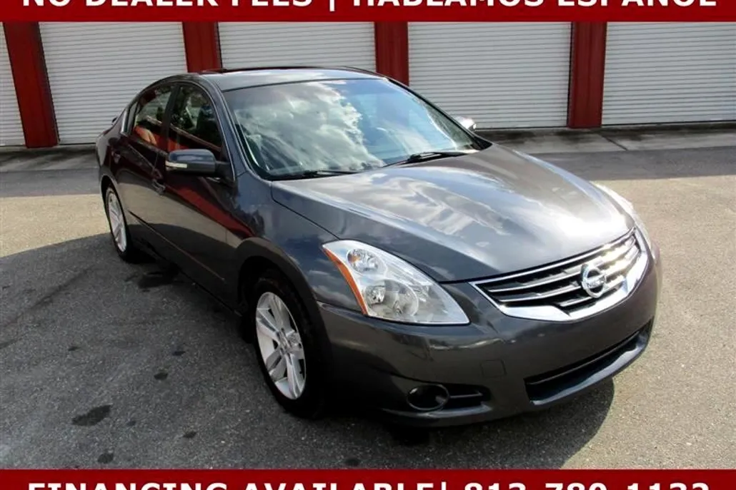 2012 Nissan Altima 3.5 SR photo 1