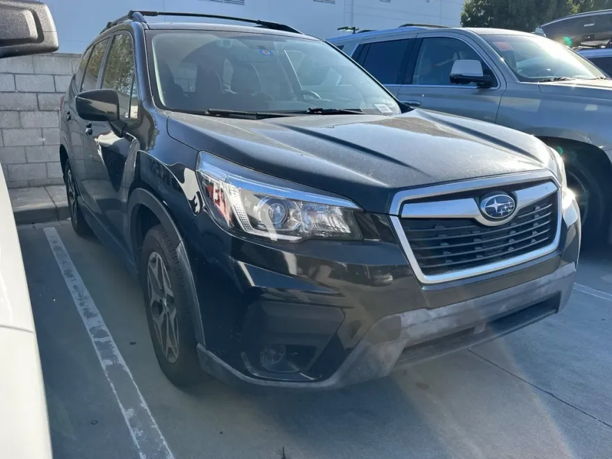 2020 Subaru Forester Premium photo 1