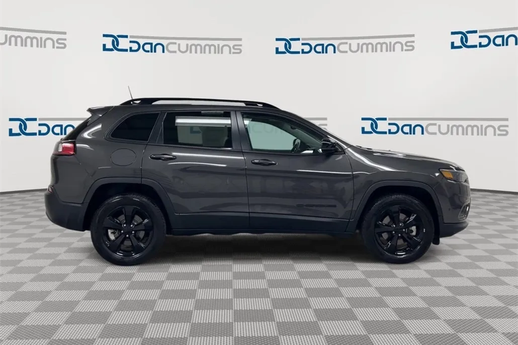 2023 Jeep Cherokee Altitude Lux photo 1