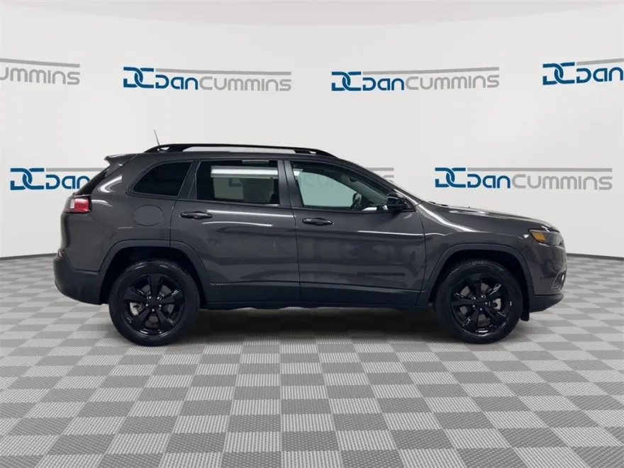 2023 Jeep Cherokee Altitude Lux photo 1