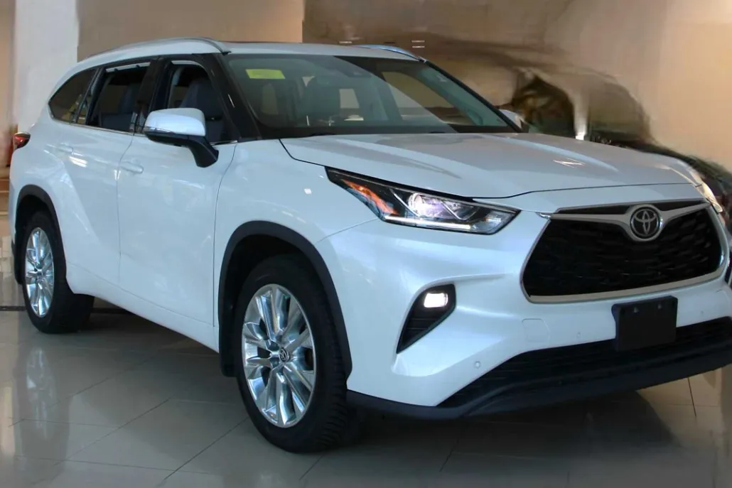2021 Toyota Highlander Limited photo 1