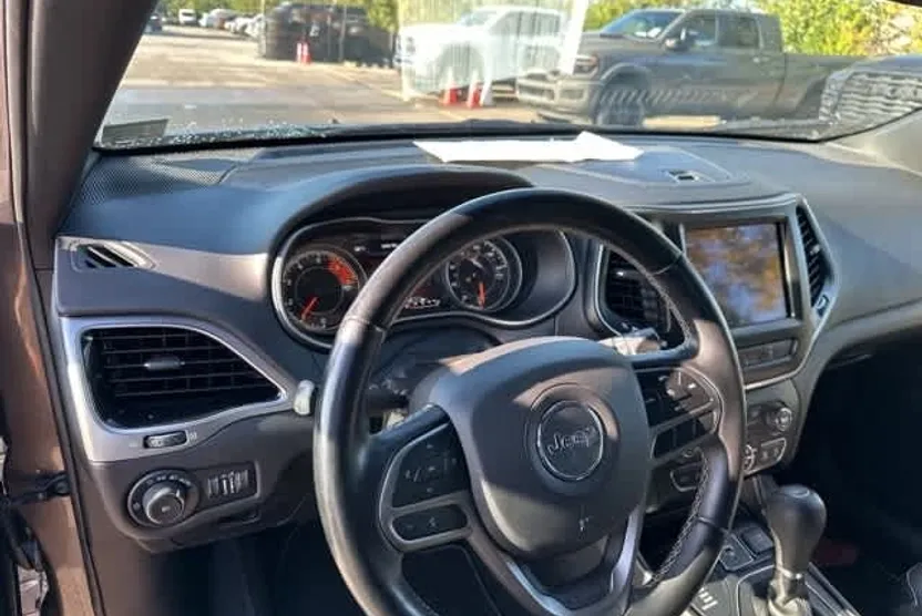 2021 Jeep Cherokee 80th Anniversary Edition photo 1
