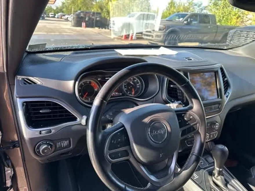 2021 Jeep Cherokee 80th Anniversary Edition photo 1