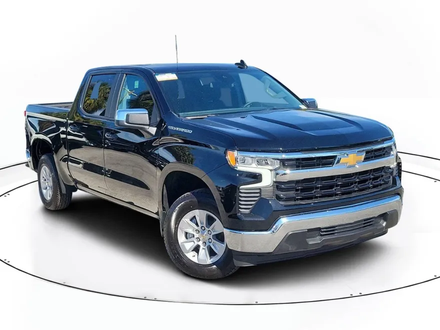 2025 Chevrolet Silverado 1500 LT photo 1