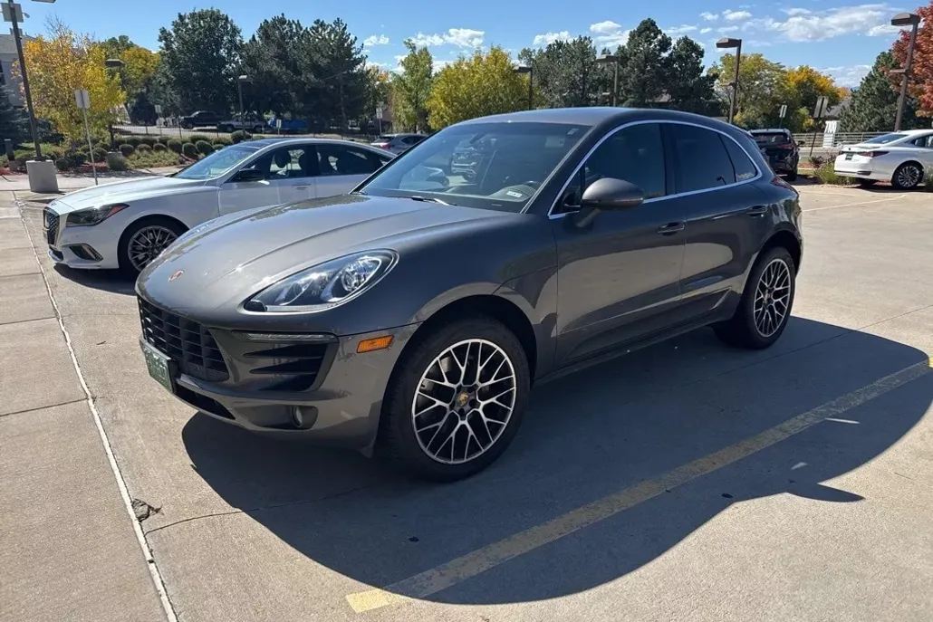 2015 Porsche Macan S photo 1