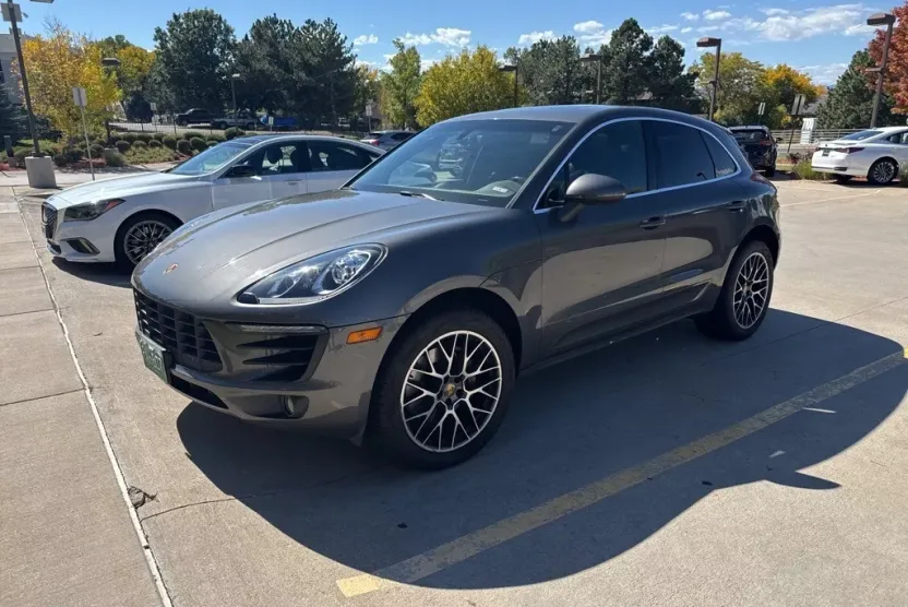 2015 Porsche Macan S photo 1