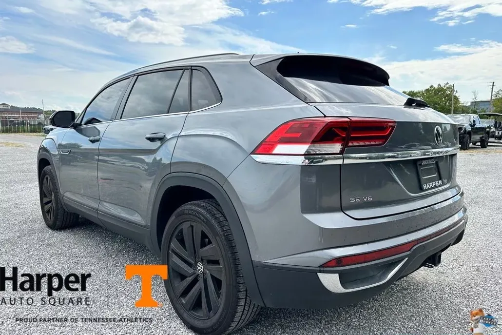 2023 Volkswagen Atlas Cross Sport V6 SE Technology photo 1