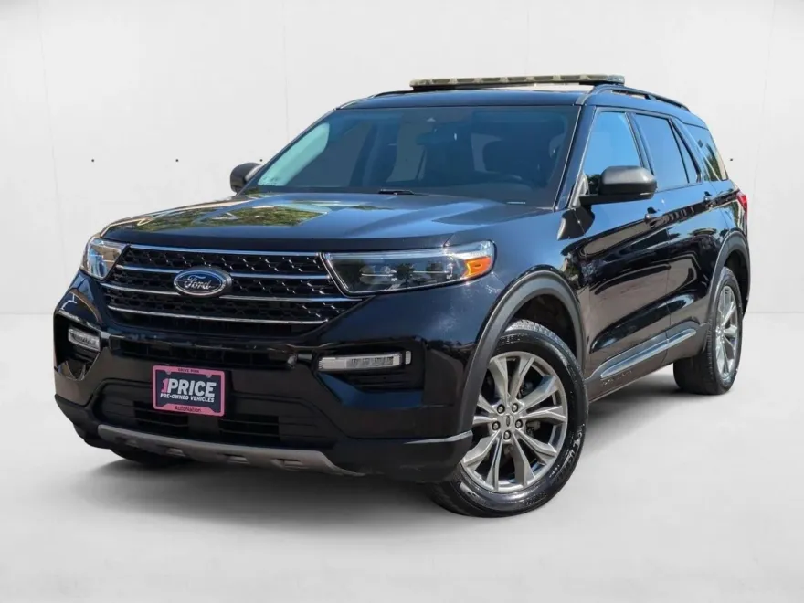 2022 Ford Explorer XLT photo 1