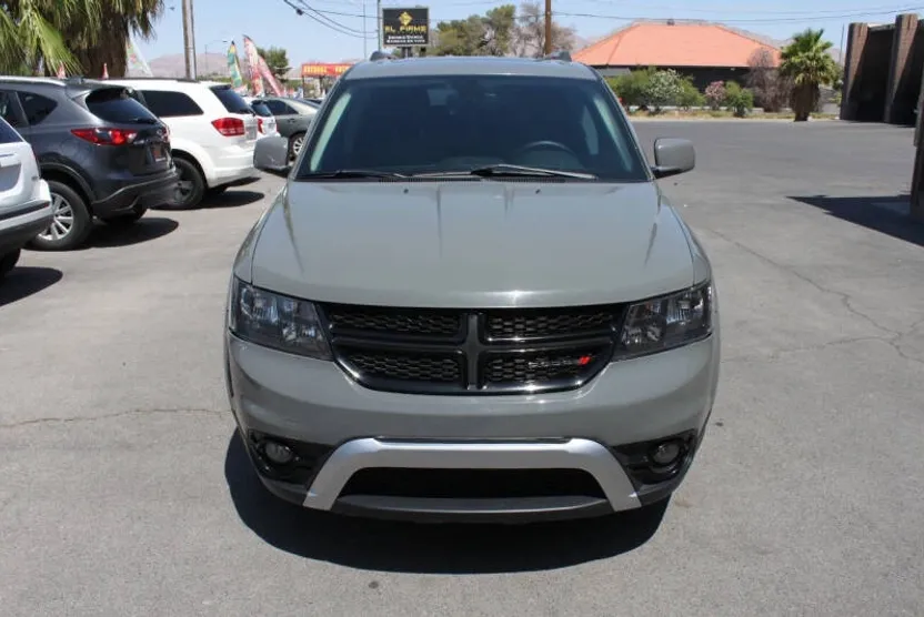 2020 Dodge Journey Crossroad photo 1