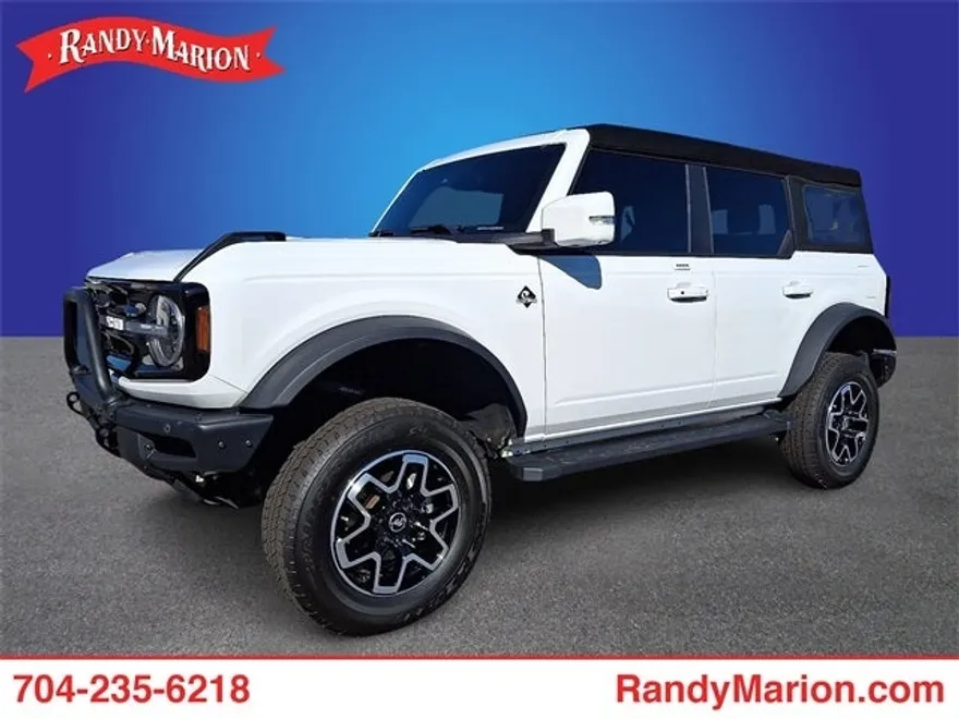 2023 Ford Bronco Outer Banks photo 1