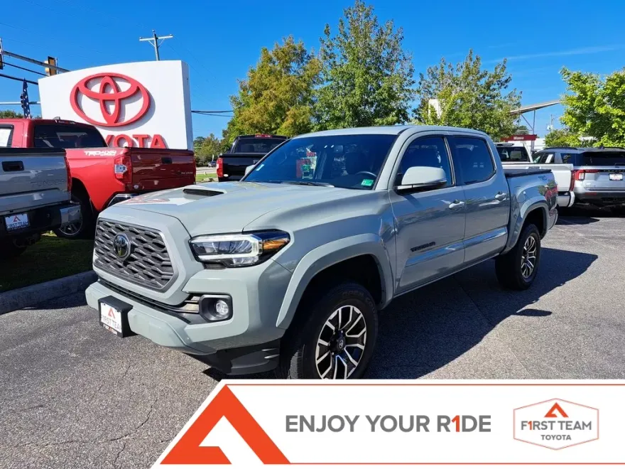 2022 Toyota Tacoma TRD Sport photo 1
