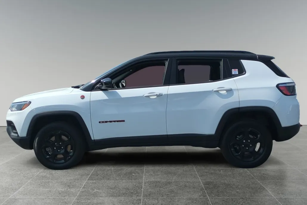 2023 Jeep Compass Trailhawk photo 1