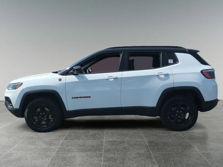 2023 Jeep Compass Trailhawk photo 1