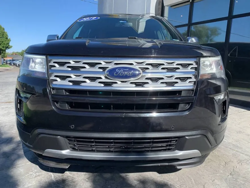 2019 Ford Explorer XLT photo 1