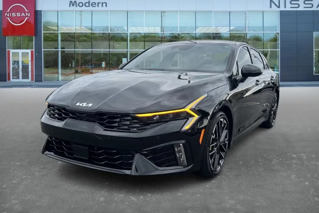 2025 Kia K5 GT photo 1