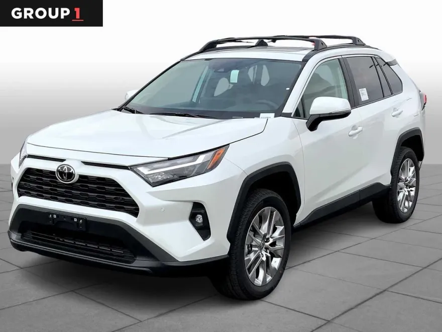 2025 Toyota RAV4 XLE Premium photo 1