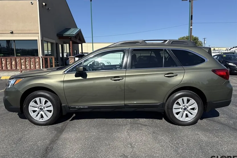 2015 Subaru Outback 2.5i Premium photo 1