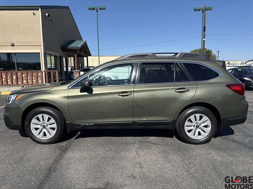 2015 Subaru Outback 2.5i Premium photo 1