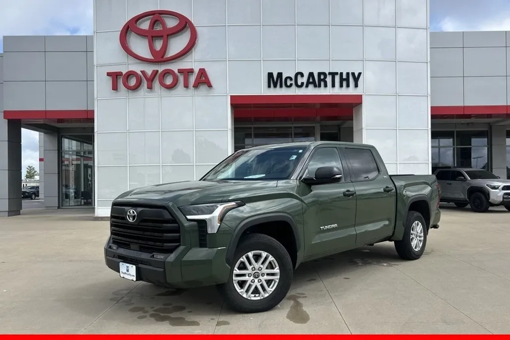 2023 Toyota Tundra SR5 photo 1