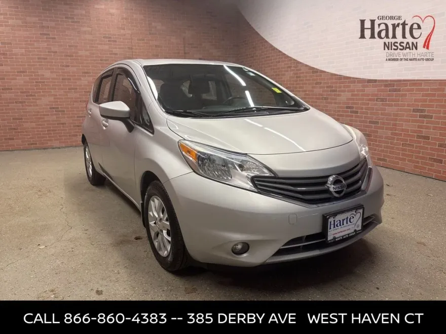 2015 Nissan Versa Note SV photo 1