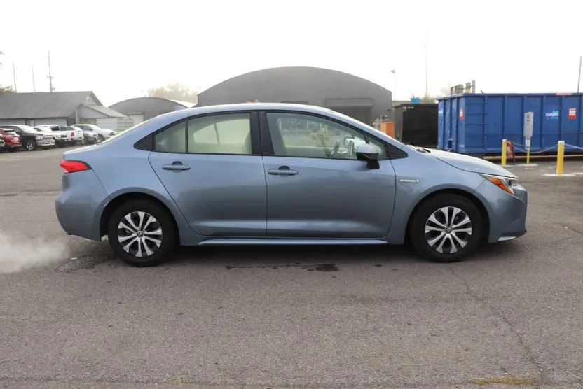 2021 Toyota Corolla Hybrid LE photo 1