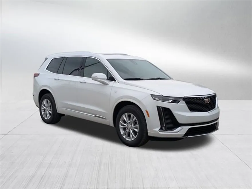 2025 Cadillac XT6 Luxury photo 1