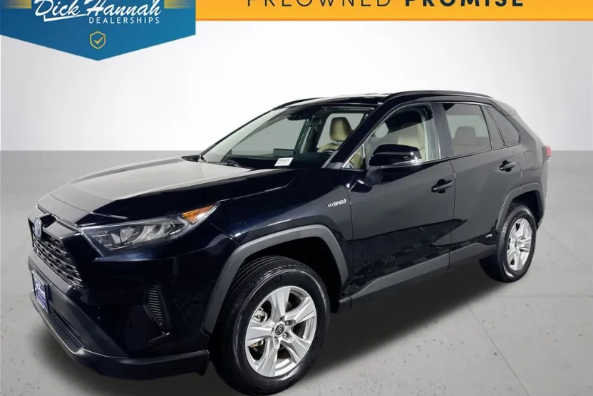 2021 Toyota RAV4 Hybrid LE photo 1
