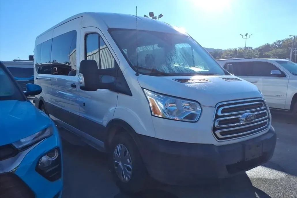 2019 Ford Transit XLT photo 1