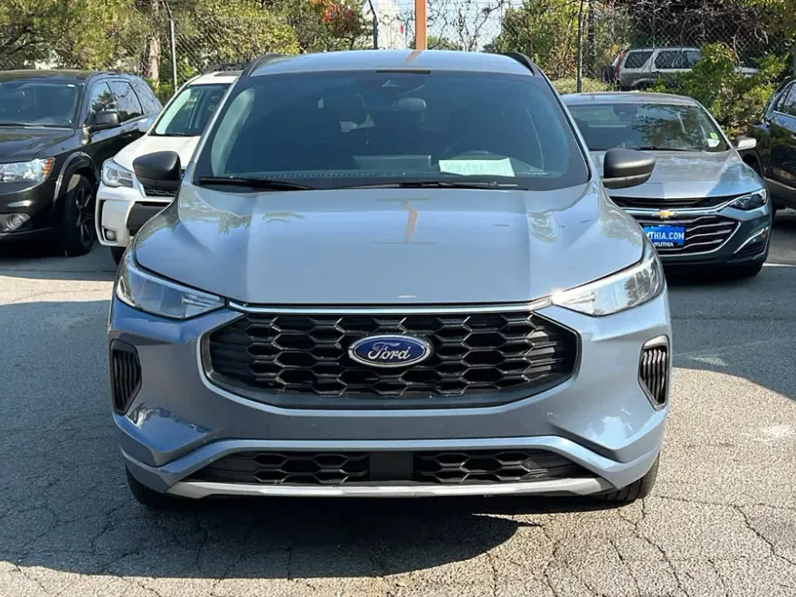 2024 Ford Escape ST-Line photo 1