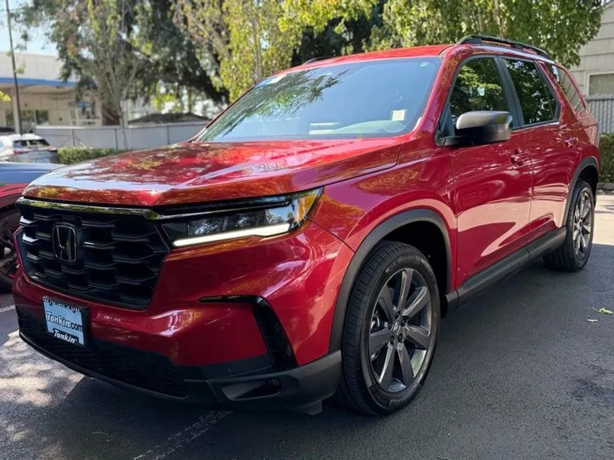 2025 Honda Pilot Sport photo 1