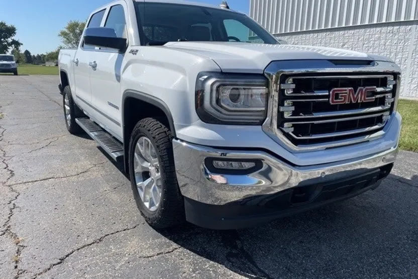 2017 Gmc Sierra 1500 SLT photo 1
