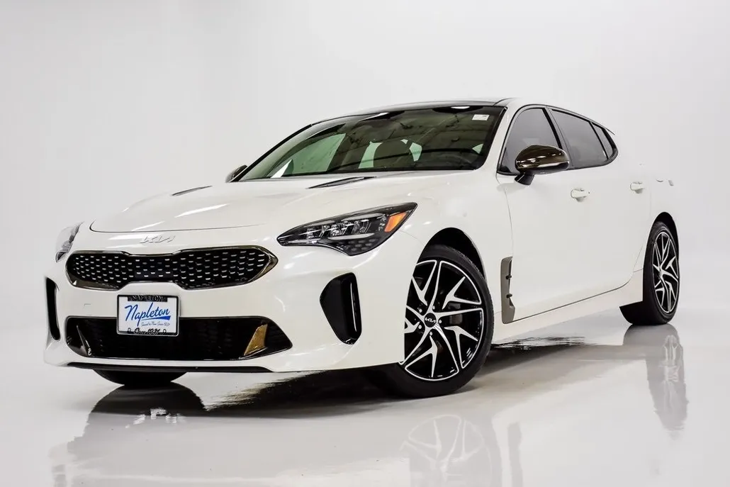 2023 Kia Stinger GT-Line photo 1
