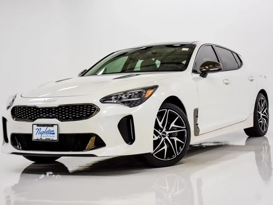 2023 Kia Stinger GT-Line photo 1