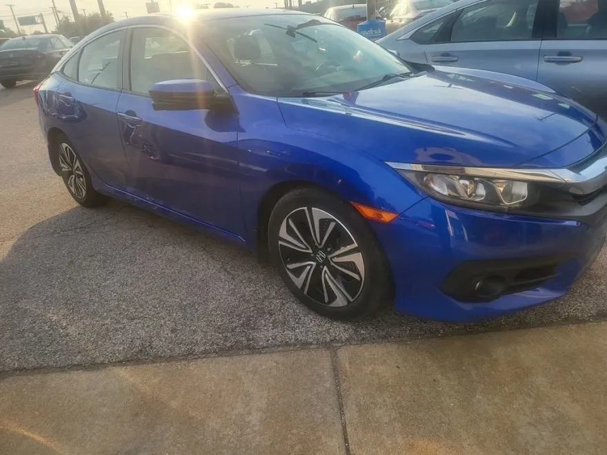 2018 Honda Civic EX-L photo 1