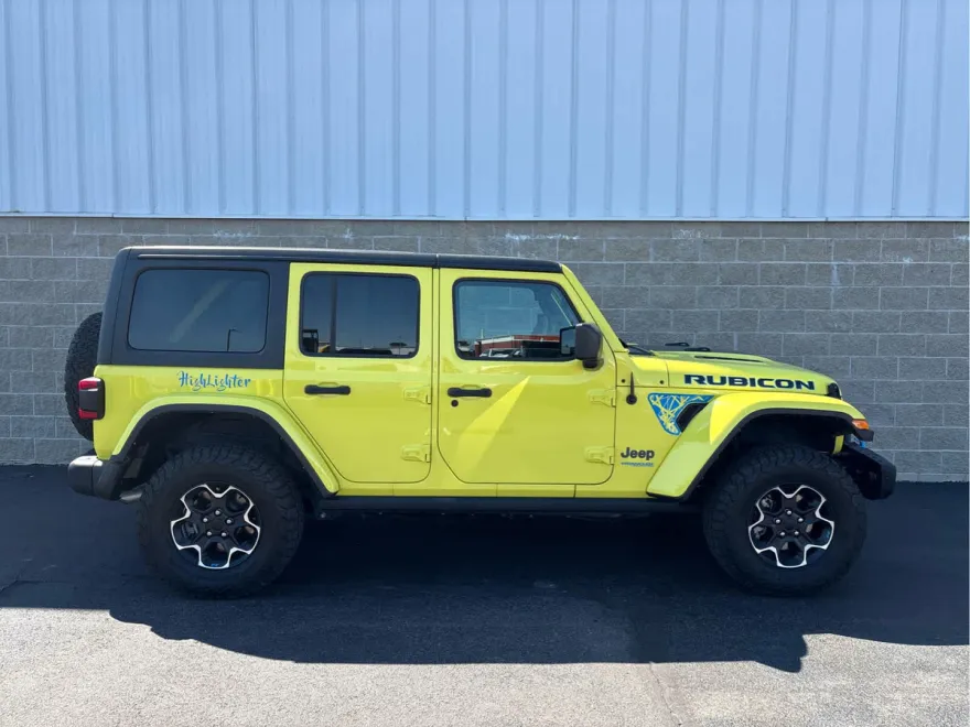 2022 Jeep Wrangler 4xe Unlimited Rubicon photo 1
