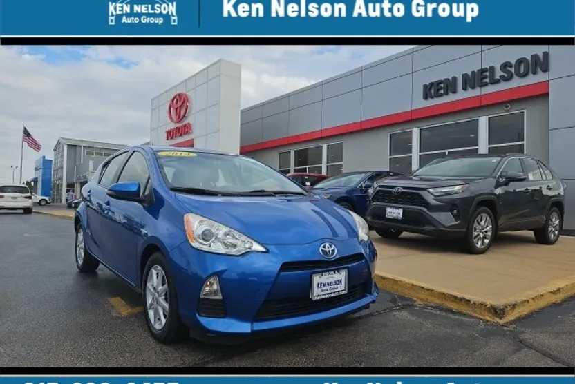 2014 Toyota Prius C Three photo 1