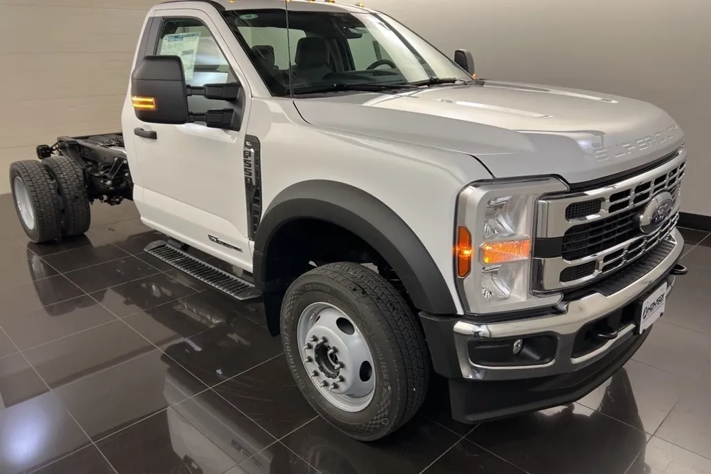 2025 Ford F-550 XL photo 1