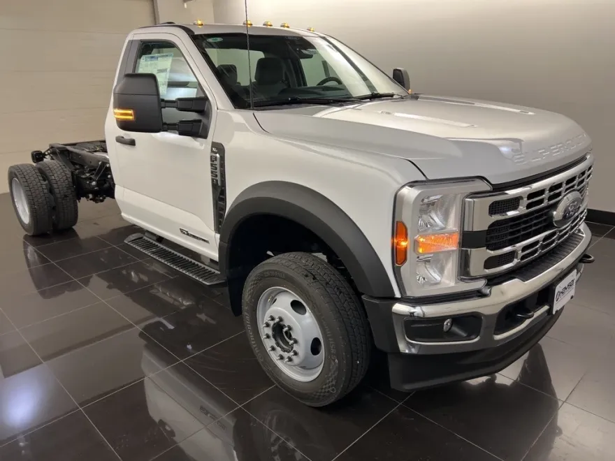 2025 Ford F-550 XL photo 1