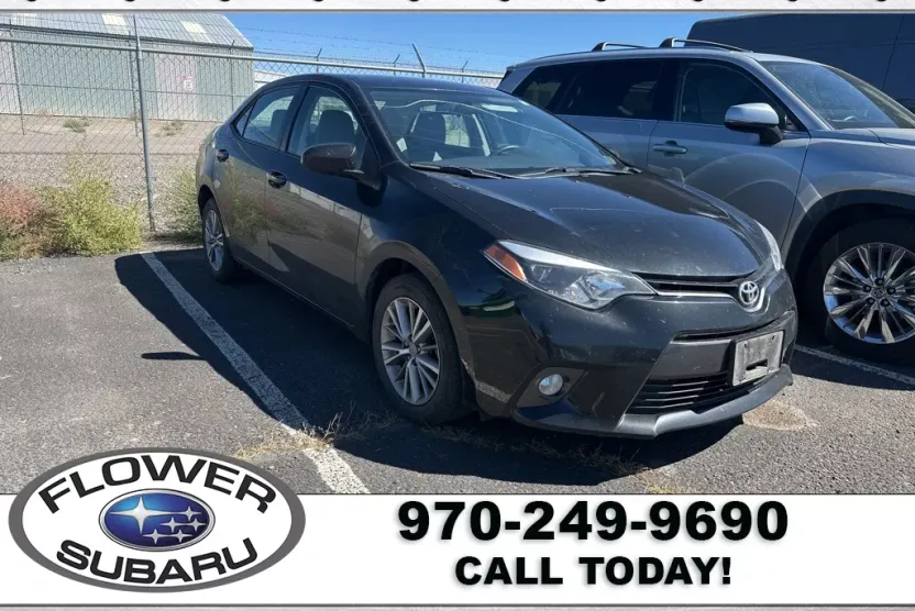 2015 Toyota Corolla LE photo 1
