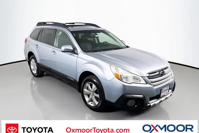 2013 Subaru Outback 2.5i Limited photo 1
