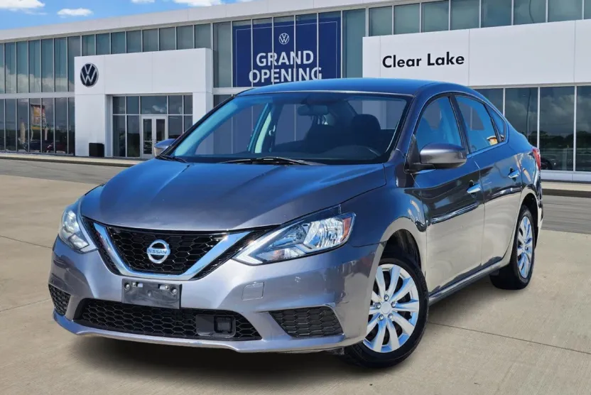2019 Nissan Sentra S photo 1